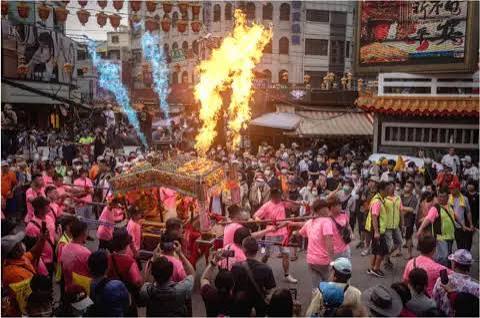 The worshippers caught between China and Taiwan