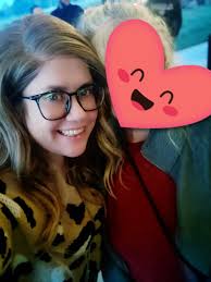 I'm single looking for a partner ❤️❤️ I know that I'm an older woman, and  maybe I'm not as attractive as I used to be, but if anyone wants to meet me