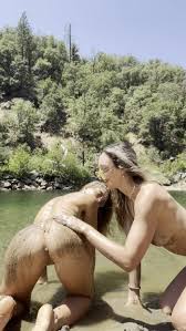 Stephinspace getting skin exfoliated - sexy EroMe scene