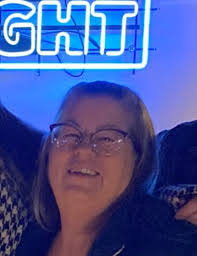 Gloria Ernst's Instagram, Twitter & Facebook