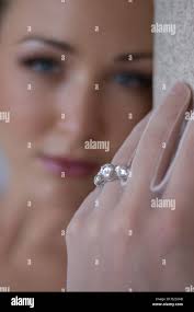 Qui est porté par la mariée Banque de photographies et d'images à haute  résolution