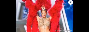 Le 19 avril 2016, elle anime le grand bêtisier sur tmc. Iris Mittenaere Miss France 2016 Dans Son Costume Du Moulin Rouge Lors Du Tour De Preselection Au Concours Miss Univers A Manille Le 30 Janvier 2017 Purepeople