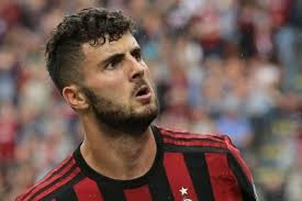 Think the likes of bayern munich and germany striker gerd mueller to the more recent milan 'fox in the box' superpippo inzaghi. Ac Milan 2 Roma 1 Cutrone Late Show Thrills San Siro Mykhel