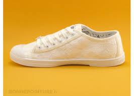 Ils étendent leur savoir faire sur une collection de chaussures et tennis qui séduit de plus en plus les jeunes urbains. Basket Toile Le Temps Des Cerises Www Macj Com Br