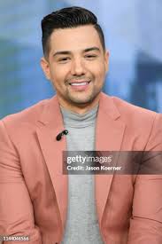 40 Photos & High Res Pictures