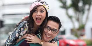 Doctor tg and swap caps. 30 Caption Pernikahan Lucu Dijamin Bikin Ngakak Bareng Pasangan Merdeka Com