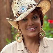 Hey gorgeous 😍, we both have them dreamy eyes. My eyes are hazel