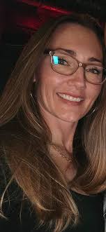 Can someone please remove the glare/reflection off my glasses?