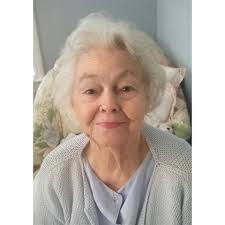 Lynn Howse's Instagram, Twitter & Facebook