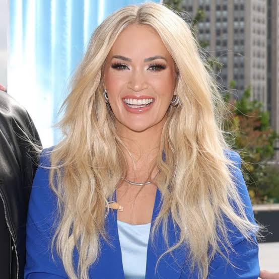 Carrie Underwood: Biography, Country Singer, American Idol Judge