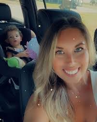 Kristen Castle's Instagram, Twitter & Facebook