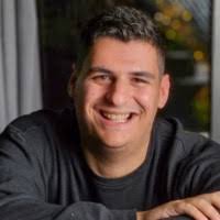 700+ perfiles de «Kapsalis»