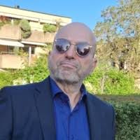 100+ "Daniel Gilbert" profiles