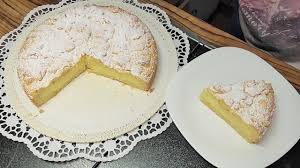Kuchen aus dem ofen nehmen, vom rand lösen und auf einem kuchengitter komplett abkühlen lassen. Einfache Puddingkuchen Mit Streusel Youtube