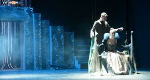 Aceasta comedie romantica a fost si este considerata una dintre cele mai bune comedii ,,de mijloc, fiind foarte populara este. SecvenÈe Video Premiera Visul Unei NopÈi De VarÄ De Dragobete La Teatrul Aureliu Manea Turda Inturda Ro