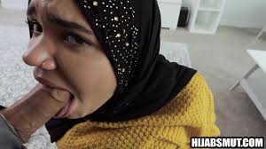 Arab girl in hijab fucked in her face - XNXX.COM