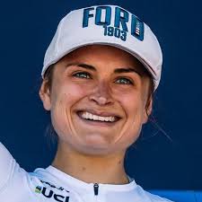 Maxwell sixth, but still leads series