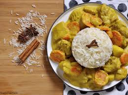 La ricetta di gordon ramsay del chicken tikka masala, ovvero, del pollo al curry è un piatto molto gustoso e affascinante, conosciuto e apprezzato in tutto il mondo ma è soprattutto amato nel regno unito, dove è diventato uno dei piatti più popolari tra gli inglesi. Pollo Al Curry Con Riso Basmati Stagioni Nel Piatto