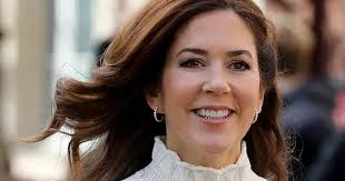 Crown Princess Mary wears an iconic skirt in Paris