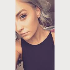 Amie Barton (@BartonAmie)