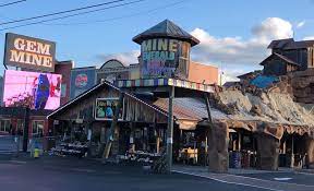 It is located in sevierville, not far at all from the back entrance to dollywood and a good way to bypass pigeon forge traffic if you're going to gatlinburg. Top 3 Places To Go Gem Mining In Pigeon Forge And Gatlinburg