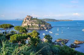 Erstaunliche blitz sturm sonnenuntergang und beruhigter ozean, am strand von neapel, bei der besten agentur für stockfotografie ✔ hochwertige lizenzfreie fotos ✔ günstige preise für fotostock. Nachtzug Nach Ischia Tauchen Strand Und Heisse Quellen