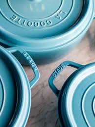 Ma couleur préférée est le bleu. Staub French Blue French Blue Summer Favorites Blue
