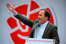 Stefan löfven och hans fru ulla löfven går här hand i hand när de är på väg för att rösta i riksdagshuset på valdagen den 9 september 2018. Vem Ska Skydda Sverige Fran Stefan Lofven Katerina Magasin