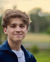 Raise thy dukes @zoekoehlerphotography