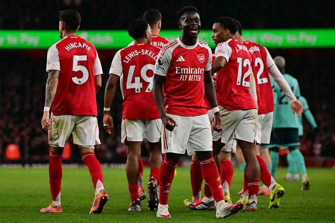 Đêm Champions League lịch sử với Arsenal