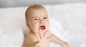 Apabila bayi masih terus menangis setelah diberi makan, mungkin terdapat hal lain yang. Ketahui 5 Penyebab Bayi Menangis Pada Malam Hari Parenting Fimela Com