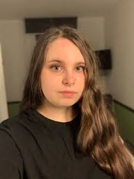 Cosplayer vs cosplay Since most of my cosplays are from League of Legends,  I thought I could join this trend 😊 Most are handmade, only SB Ahri was  bought at a cosplay