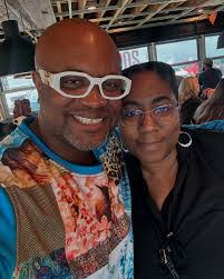 Lindsey Goff's Instagram, Twitter & Facebook