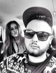 Here's the first ever time meeting Emily met in person. I was absolutely  horrified with the nerves 🤣 this picture was 10 years ago today!! WHERE  DOES THE TIME GO??! I love