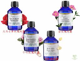florihana三大玫瑰 纯露 很多朋友分不清florihana的三种玫瑰纯露分别到底在哪里 同样都是玫瑰 用起来是否有差别呢 其实三种玫瑰纯露的疗效都大同小异 差别在于它的香气及味道 大马士革玫瑰 纯露damask rose hyd vodka bottle bottle vodka