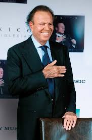 Pilar Eyre, sobre las acusaciones a Julio Iglesias: “Me resulta muy doloroso ver la verdadera cara de esa persona encantadora, vulnerable, cariñosa que conocí”