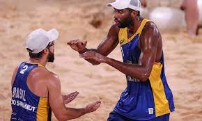 O vôlei de praia masculino também atua em busca da classificação. V0cjjwtyxaizgm