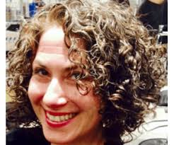 Best Curly Hair Stylist Salon In Nyc Leslie Loves Curls In 2020 Curly Hair Styles Curly Hair Stylist Curly Hair Salon