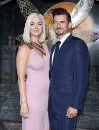 La Cantante Katy Perry No Ha Escatimado En Elogios Para Describir A Su Todavia Prometido El Afamado Orlando Bloom Con Moti En 2020 Katy Perry Orlando Bloom Cantantes