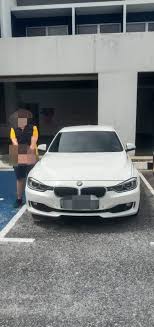 Beberapa anggota polis yang tiba di lokasi menahan lelaki itu dan membawanya menaiki kenderaan polis, katanya. Denda Rm 3k Untuk Pemandu Bmw Atas Kesalahan Maki Anggota Trafik Wapcar