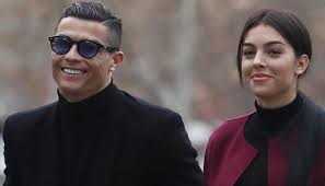 Adivina quién canta (2020) and misión exclusiva (2018). Ø¨Ø¹Ø¯ 4 Ø³Ù†ÙˆØ§Øª Ø®Ø·ÙˆØ© Ø±Ø³Ù…ÙŠØ© Ù„Ø±ÙˆÙ†Ø§Ù„Ø¯Ùˆ ÙÙŠ Ø¹Ù„Ø§Ù‚ØªÙ‡ Ù…Ø¹ Ø¬ÙˆØ±Ø¬ÙŠÙ†Ø§