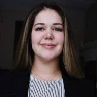 Kim Gratton's Instagram, Twitter & Facebook