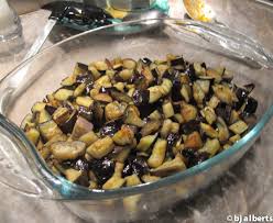 Le melanzane a funghetto sono un contorno tipico della cucina partenopea. Melanzane A Funghetto Napoli Unplugged