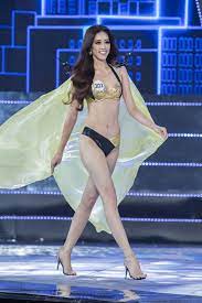 Khánh vân khóc khi nhận vương miện từ hoa hậu h'hen niê. Khanh Van Ä'áº¡i Diá»‡n Viá»‡t Nam Thi Miss Universe 2020 Kim Duyen Sáº½ Tiáº¿p BÆ°á»›c Vao NÄƒm 2021 Saoexpress