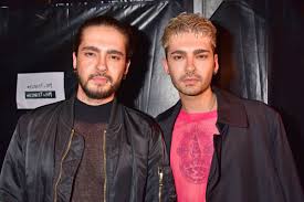 Identical twin brothers, bill and tom kaulitz, were born in 1989 in leipzig. Tokio Hotel France On Twitter Bill Tom Kaulitz Young Icon S Award Berlin 14 02 2017 Https T Co 0mwanwkcu0