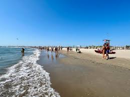 Sottomarina: Spiaggie affollate come nel 2023, nei campeggi +2% di  stranieri | Radio Clodia