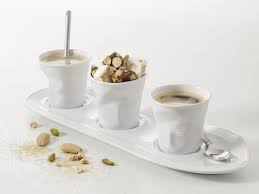 Cafe Gourmand Ah Les Froisses Le Classique De Chez Revol Porcelaine Cafe Gourmand Gourmands Vaisselle Blanche