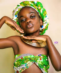 Tracy divine officiel