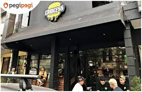 No wonder, lawless burgerbar decides to ace them, knowing that even in jakarta, young and old easily revel on the iconic food. Menyusuri Sensasi Kuliner Metal Di Lawless Burgerbar Jakarta