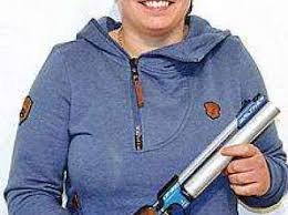 Mit der Luftpistole genau gezielt